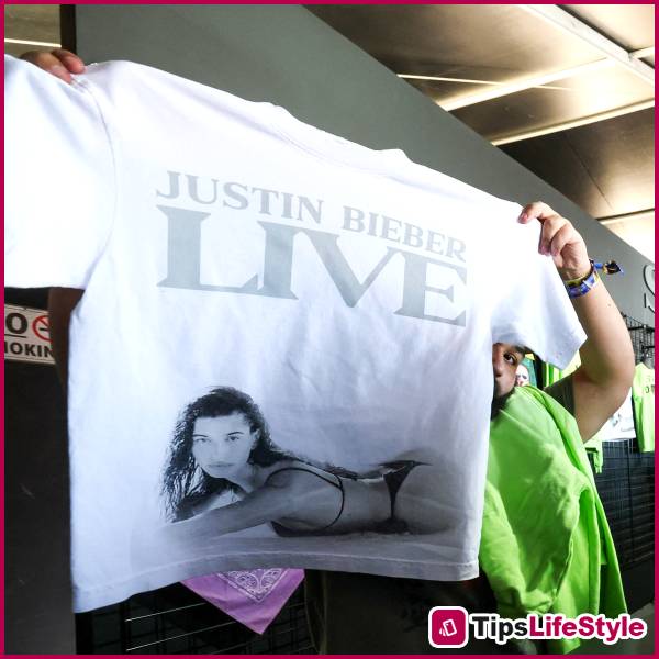 images 8 of Over 50,000 people liked the post of a mysterious girl standing in the middle of Coachella who called herself 'Mrs. Bieber'.