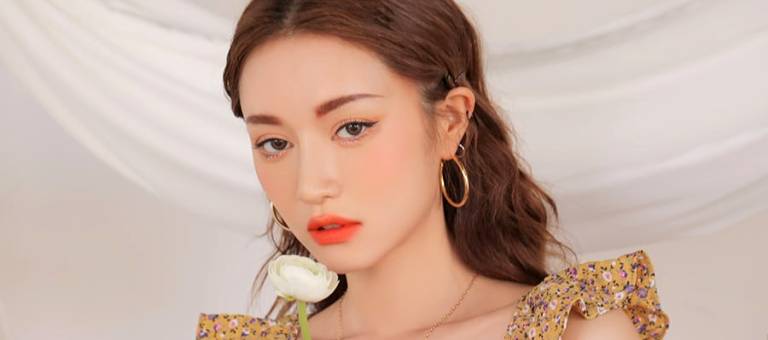 5 makeup trends for summer 2026: fresh, striking, and easy to wear every day.