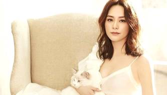 Chung Hân Đồng's secret to staying in shape: No need for extreme dieting, just maintain small daily habits.