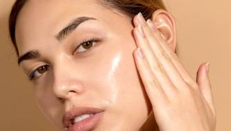 3 things to adjust to keep your skin stable when it gets oily in hot weather.