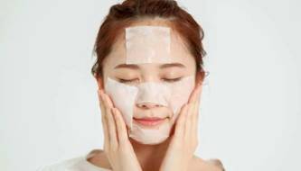 No need to spend a fortune: a 3-minute daily lotion application routine helps your skin recover and become noticeably healthier.