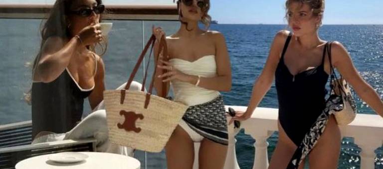 'Old-fashioned' swimwear: No need for revealing outfits, just subtle elegance is enough to look classy!
