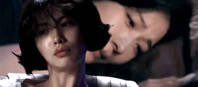 Out in public, everyone admires the world's most beautiful woman, so why not get a really nice lip enhancement for Ha Ji Won?
