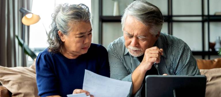 Before giving all your savings to your children: 3 important questions to consider to avoid regrets.
