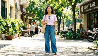 No need for complicated mixing: A t-shirt and jeans can still make you look youthful and stand out.