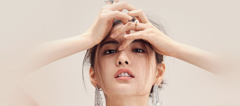 Nana, the world's most beautiful woman, keeps her skin radiant and glowing.