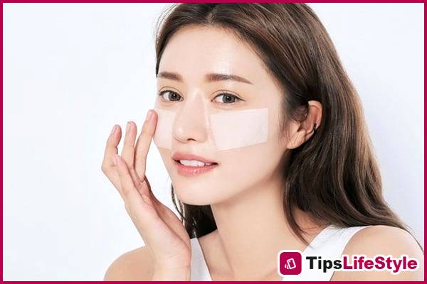 images 1 of Acid toners aren't just for the face: 4 ways to use them to cleanse, brighten, and reduce acne all over your body.