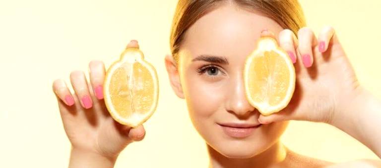 3 lemon-based face mask recipes that effectively and safely brighten your skin.