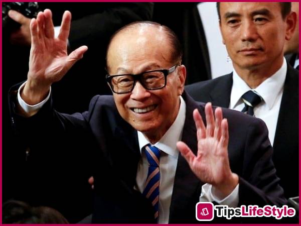 images 1 of Billionaire Li Ka-shing bluntly stated: Giving away one thing will leave you dirt poor for life, making it difficult to recover.