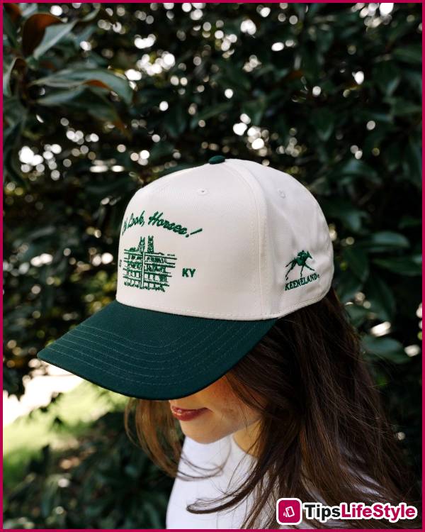 images 4 of The blue-brimmed baseball cap craze of 2026: A fashion trend you can't miss.