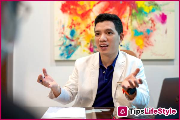 images 4 of Half a million views for a resident doctor's advice: 'If you don't wear makeup, you don't need to remove it.' That's true, but is it enough?