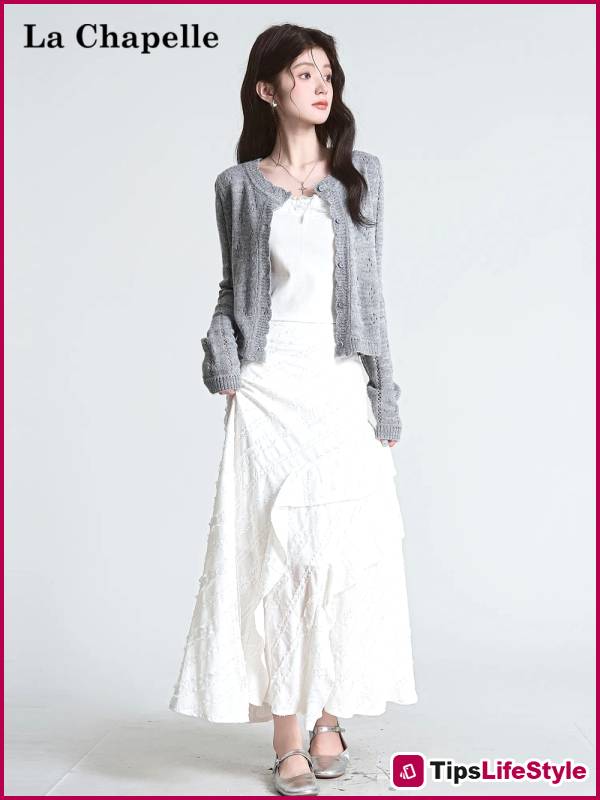 images 7 of A white linen dress is the 'national dress' of summer 2026; no matter how you wear it, it exudes a sophisticated and elegant vibe.