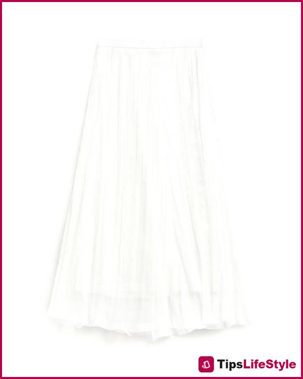 images 9 of A white linen dress is the 'national dress' of summer 2026; no matter how you wear it, it exudes a sophisticated and elegant vibe.
