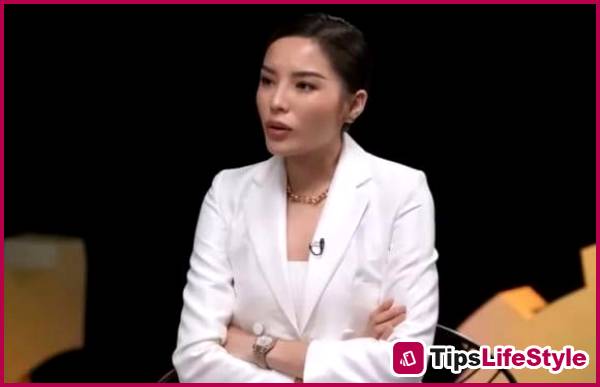images 2 of Kỳ Duyên responds to netizens regarding completing her mission of building schools after winning the beauty pageant.
