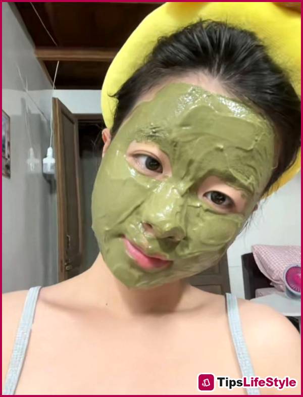 images 6 of Effective ways to moisturize your skin in the summer to keep it plump and healthy.