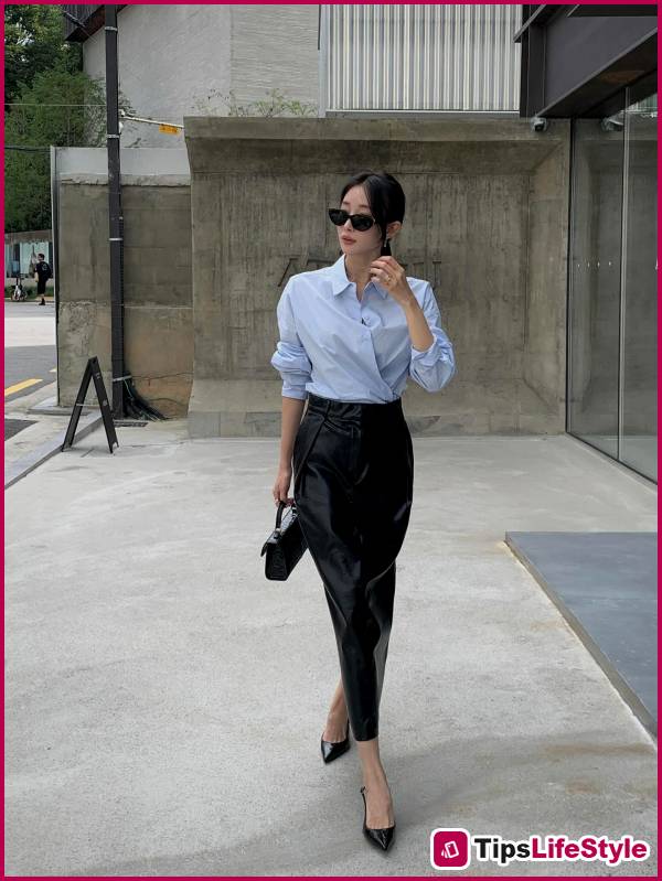 images 9 of Even the simplest black skirt can look chic and sophisticated when paired with these four types of tops.