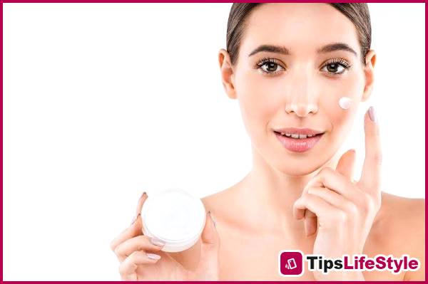 images 2 of 4 evening habits that will noticeably improve your skin without complicated skincare routines.