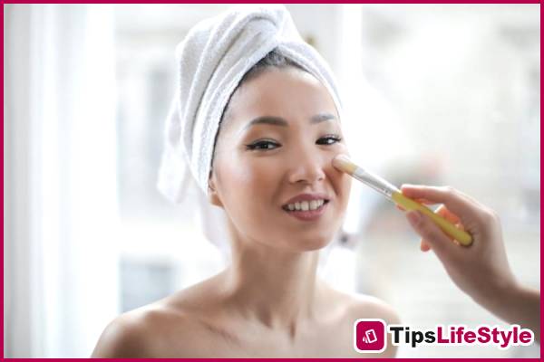 images 1 of 5 facial cleansing principles of Japanese women that help keep skin radiant and slow down aging.