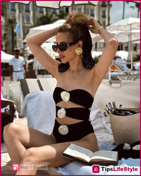 images 11 of 'Old-fashioned' swimwear: No need for revealing outfits, just subtle elegance is enough to look classy!