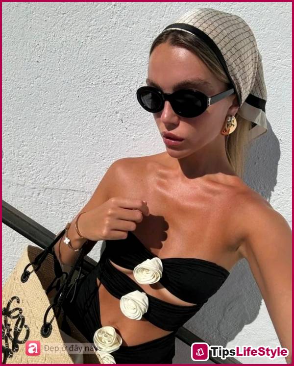 images 5 of 'Old-fashioned' swimwear: No need for revealing outfits, just subtle elegance is enough to look classy!