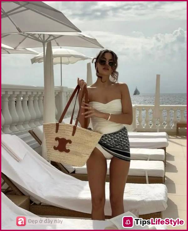 images 9 of 'Old-fashioned' swimwear: No need for revealing outfits, just subtle elegance is enough to look classy!