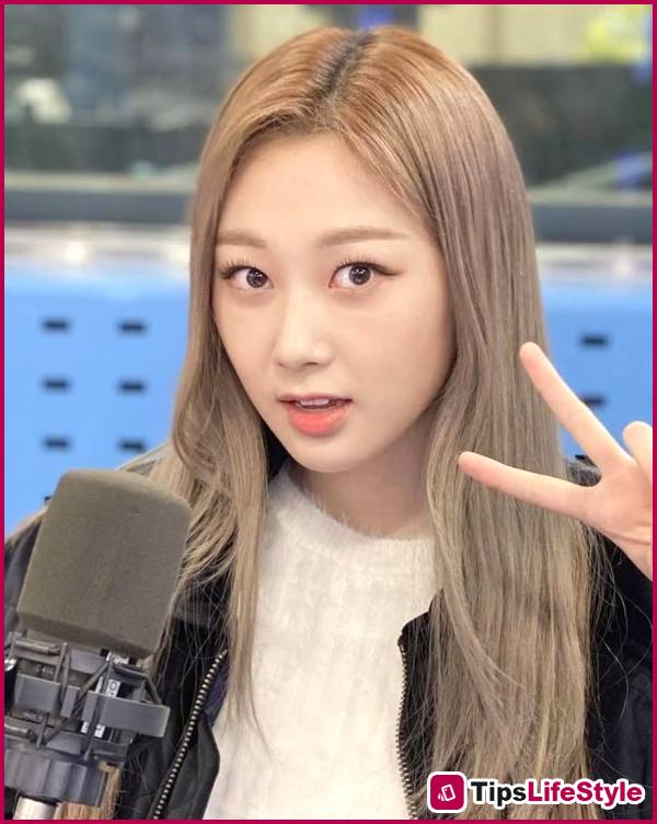 images 5 of The female idol's viral transformation sparks controversy over alleged plastic surgery addiction.