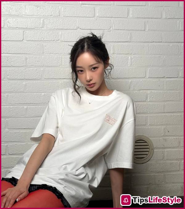 images 6 of The female idol's viral transformation sparks controversy over alleged plastic surgery addiction.