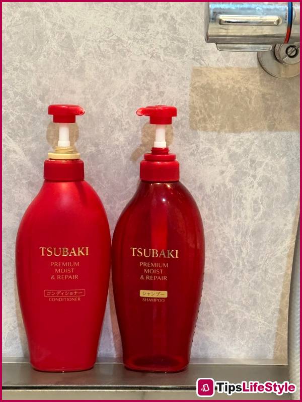 images 5 of I didn't change my shampoo, I just changed how I washed my hair, and my hair is completely different now.