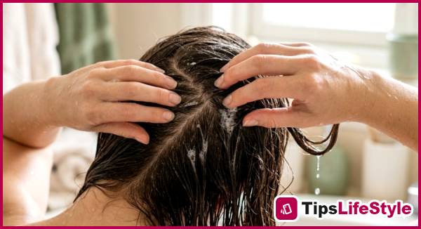 images 2 of After age 40, experts reveal a simple hair washing method that can noticeably thicken hair in just a few months.