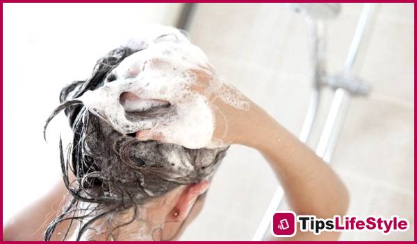 images 1 of Summer hair washing: Beware of 2 methods that can easily make your hair greasy and your scalp 'suffocate'