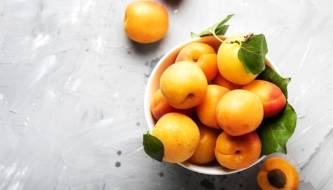 Apricots – a 'superfood' for the skin: moisturizing, anti-aging, and natural brightening.