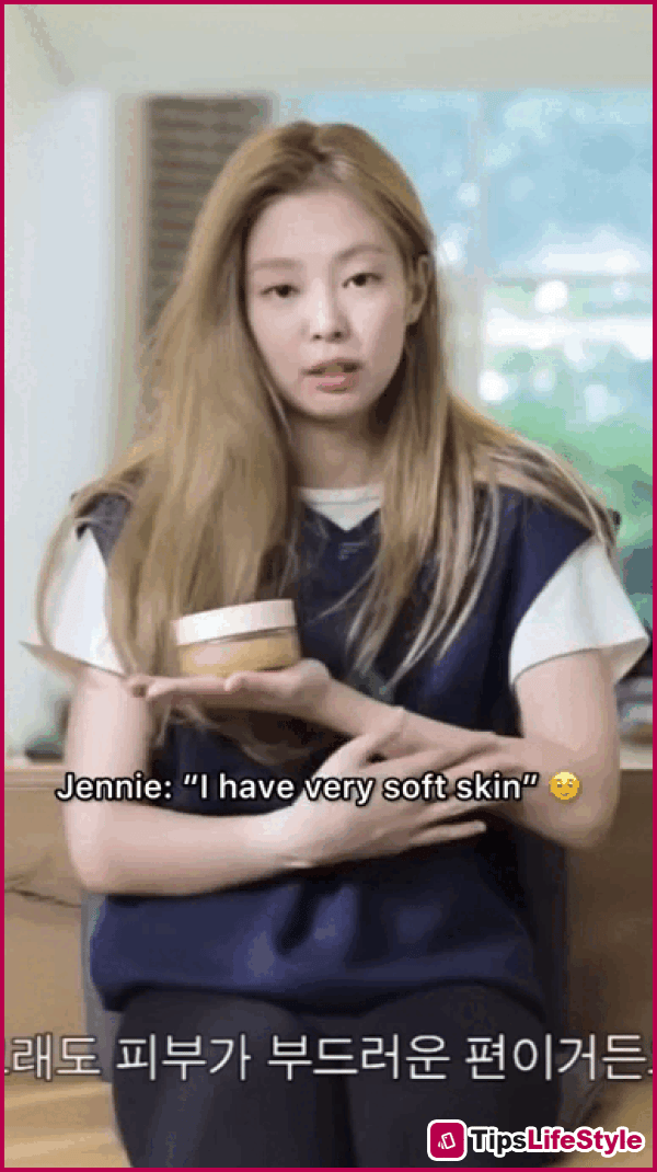 images 5 of Jennie and her skincare secrets that have helped her maintain her ageless beauty for 8 years.