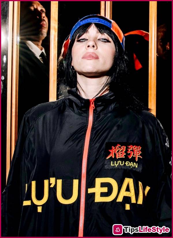 images 8 of Justin Bieber's GRENADE-themed outfit at Coachella 2026 makes Vietnamese fans proud.