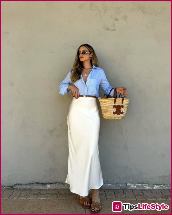 images 3 of Light blue – a minimalist shade that makes summer office outfits look light and sophisticated.