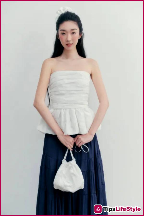 images 7 of It may look simple, but this combo is the best way to flatter your figure in summer 2026.