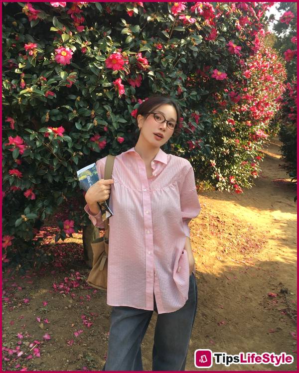 images 6 of 4 summer top styles that make you look younger and elevate your sophisticated and stylish look.