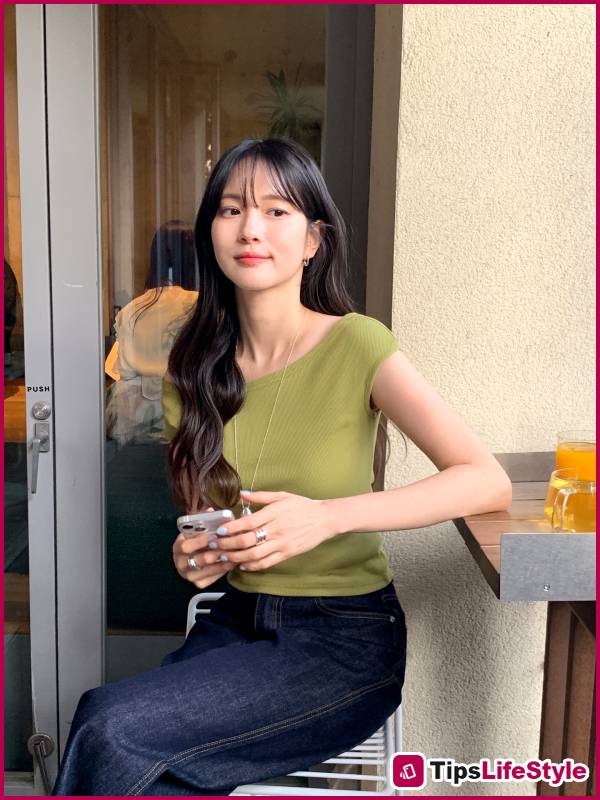 images 7 of For these 5 shirt styles in particular, ladies should buy the lighter colors for the best look, as they are youthful and make you look chic and sophisticated.