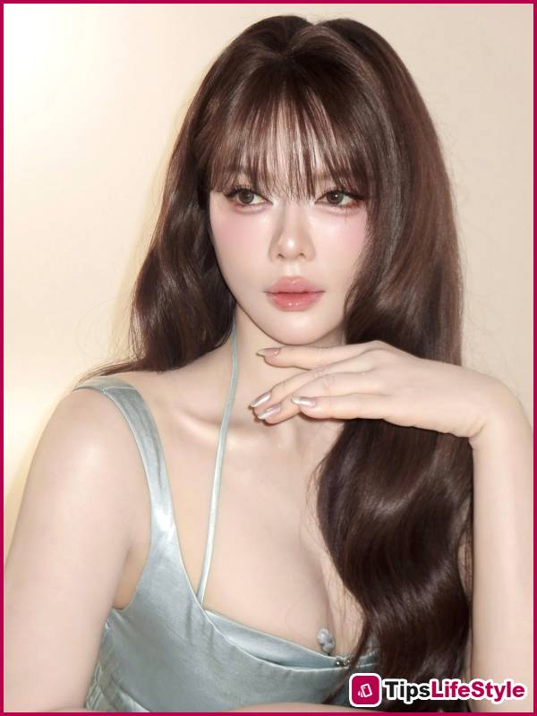 images 11 of Makeup artist Hiwon creates a beauty contest between Phuong Anh Dao and Tieu Vy.