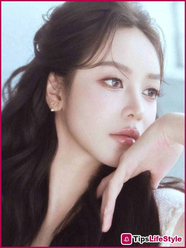images 7 of Makeup artist Hiwon creates a beauty contest between Phuong Anh Dao and Tieu Vy.