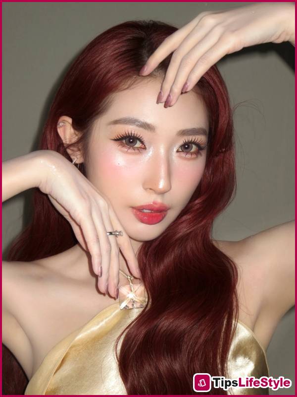 images 9 of Makeup artist Hiwon creates a beauty contest between Phuong Anh Dao and Tieu Vy.