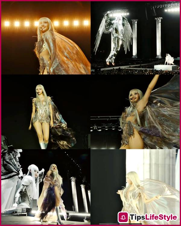 images 6 of This might be the best thing about Coachella: Lisa just walked the runway for Victoria's Secret in the middle of the desert, right?