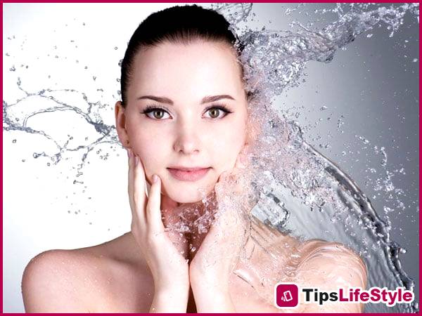 images 1 of Minimalist skincare: How to sustainably restore sensitive, easily irritated skin.