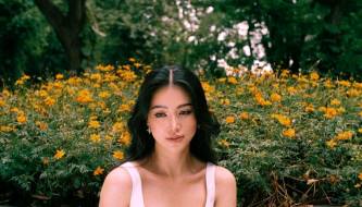Once obsessed with hair loss, the Vietnamese beauty queen regained her thick, lustrous hair thanks to an easy-to-make, natural hair treatment at home.