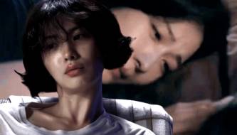 Out in public, everyone admires the world's most beautiful woman, so why not get a really nice lip enhancement for Ha Ji Won?