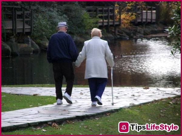 images 1 of It's only when you get old that you realize: the three people closest to you will never leave you.