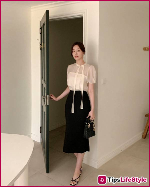 images 4 of 5 outfit ideas for a cool and elegant summer office look.