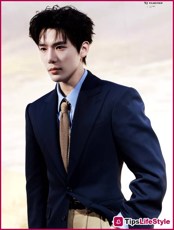 images 3 of Park Bo Gum was overshadowed by a handsome Chinese man at the Celine event.