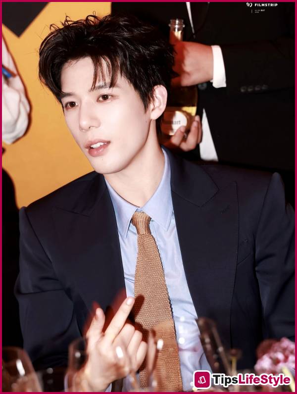 images 4 of Park Bo Gum was overshadowed by a handsome Chinese man at the Celine event.