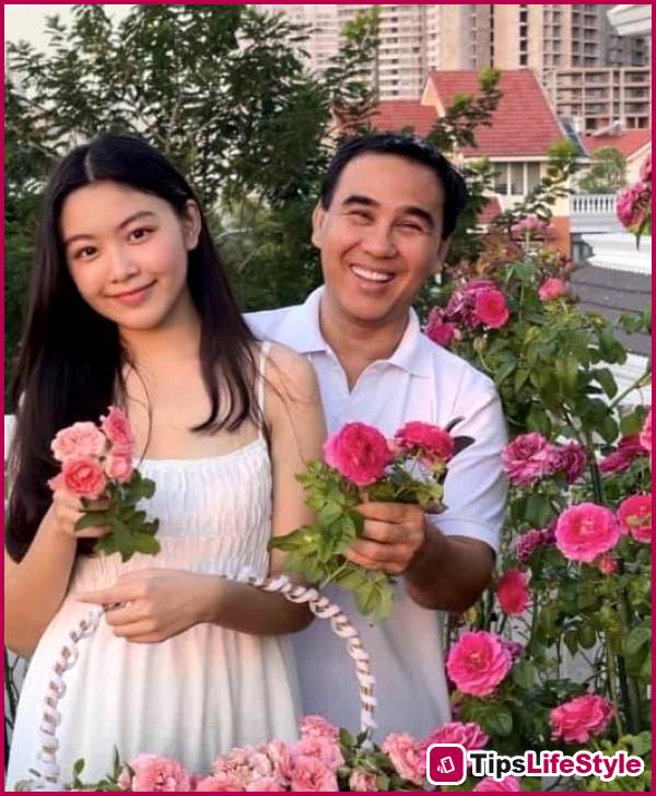images 2 of MC Quyền Linh expressed a very clear opinion when his daughter Lọ Lem got a boyfriend.