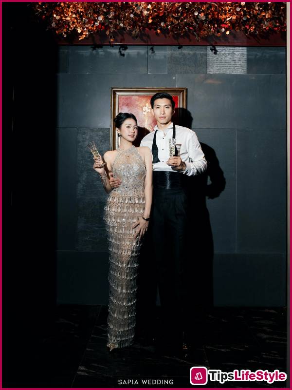 images 5 of Without saying many sweet words, Doan Van Hau shows his affection for his wife in this way: Just look at their outfits and you'll understand!